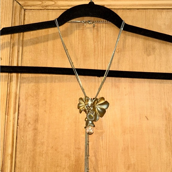 (Bundle 2 for $20) Express Gold Floral Charm Necklace - Early 2000’s Vintage - Picture 3 of 5